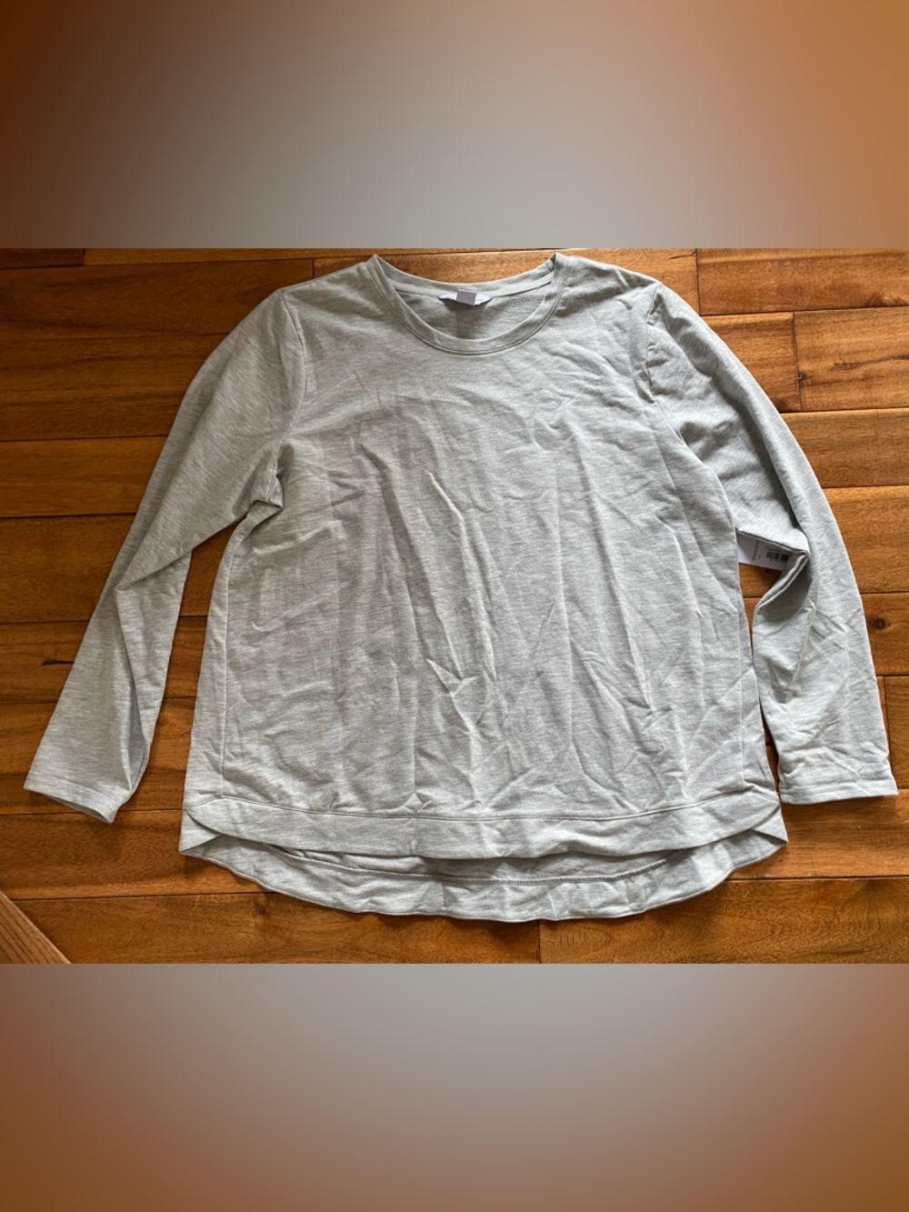 NWT Liz Claiborne Light Gray Long Sleeve Crewneck Top